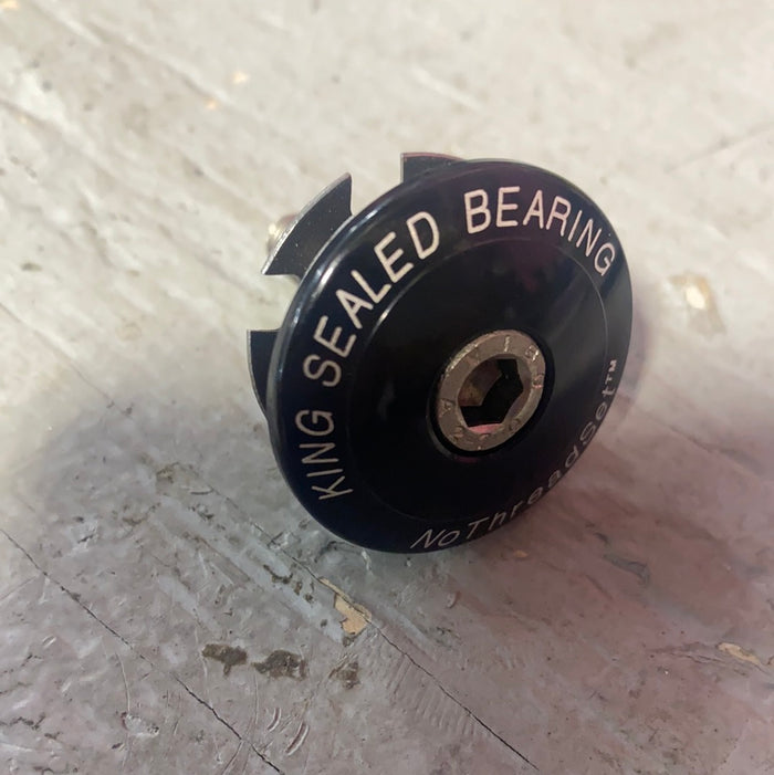 chris king top cap/star nut 11/8
