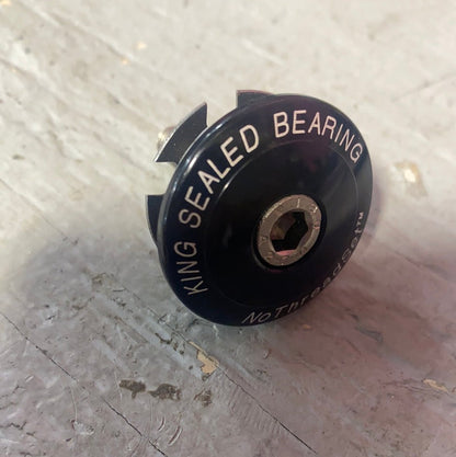 chris king top cap/star nut 11/8
