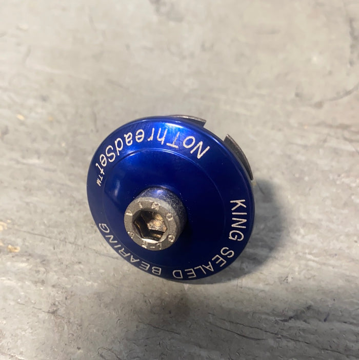 chris king top cap/star nut 11/8