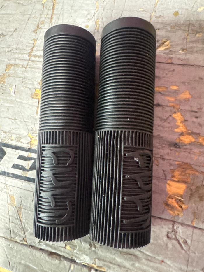 Cult Juvenile grip