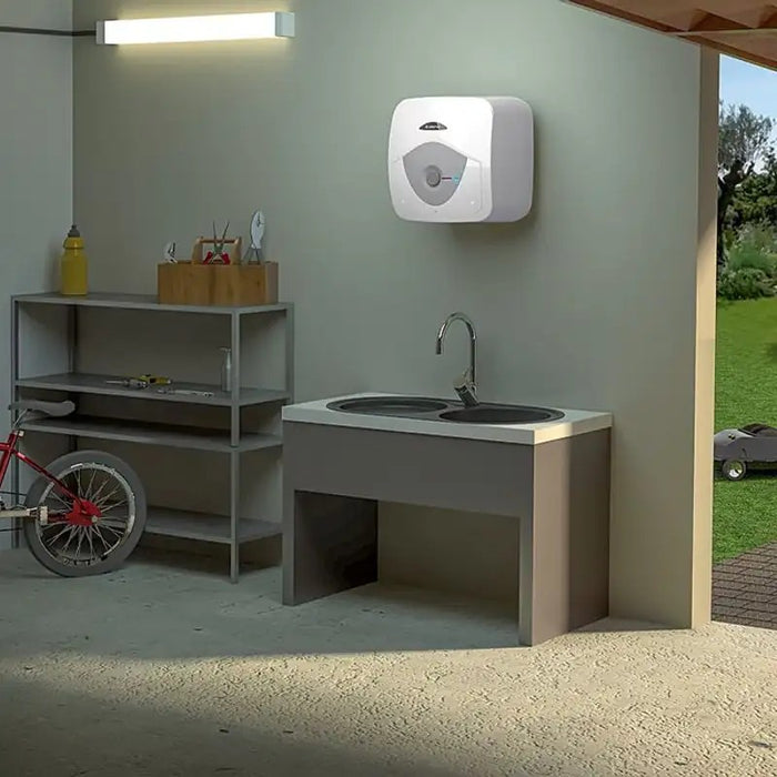 Elektriboiler Ariston Andris R valamu peale
